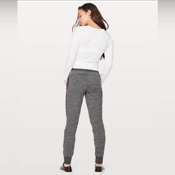 Lululemon Get Going Jogger 28.5" Size 6 - Picture 3 of 10